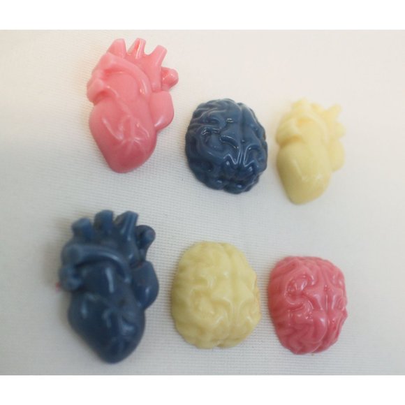 Anatomical Hearts Wax Melts | Skulls & Organs Tarts | Hand Poured - Picture 3 of 4